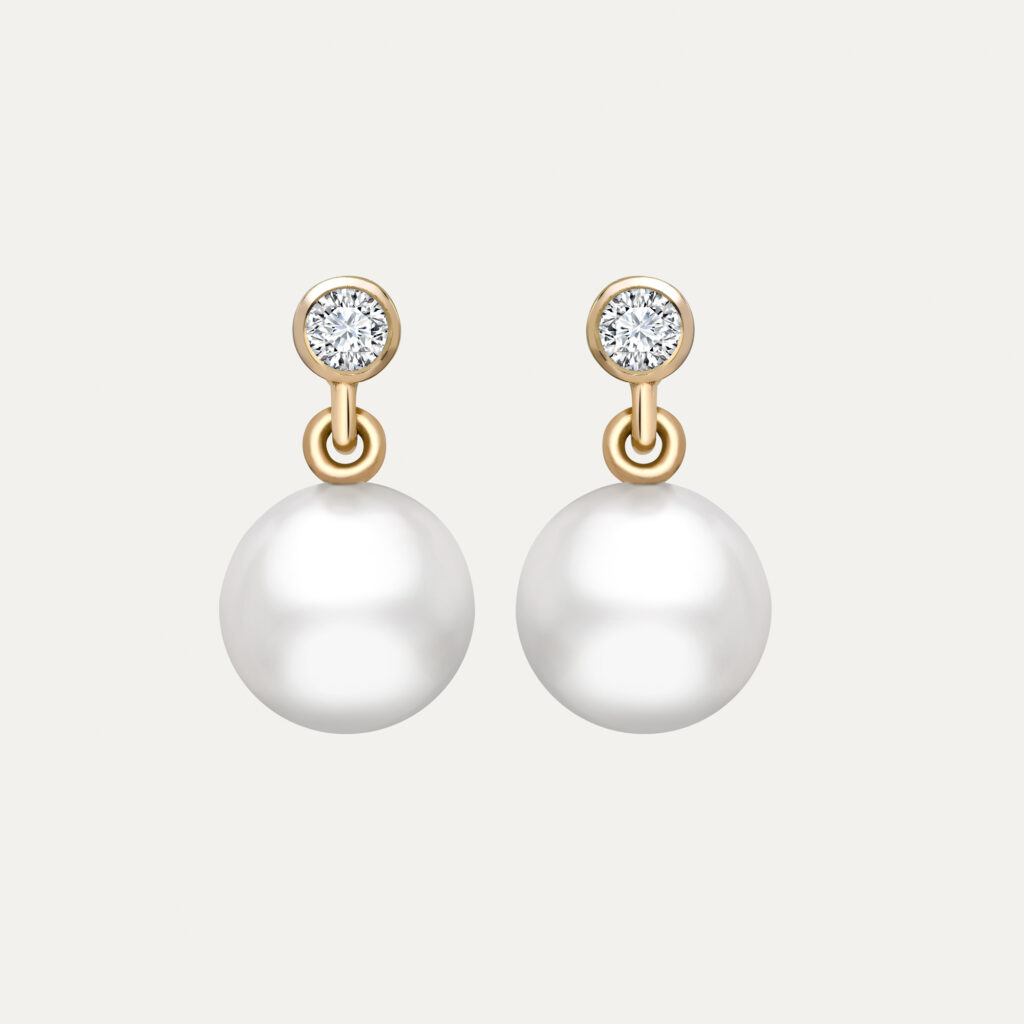 Akoya pearl and diamond drop earring crafted in 18ct gold
